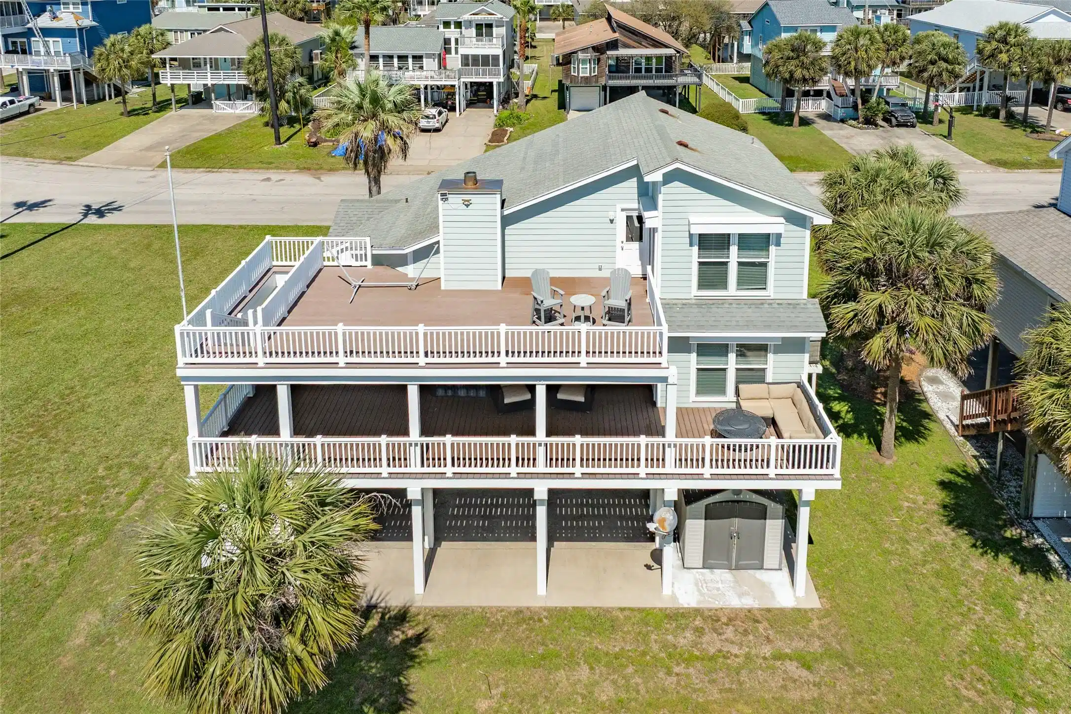 Image 1: 13827 Pirates Beach Blvd