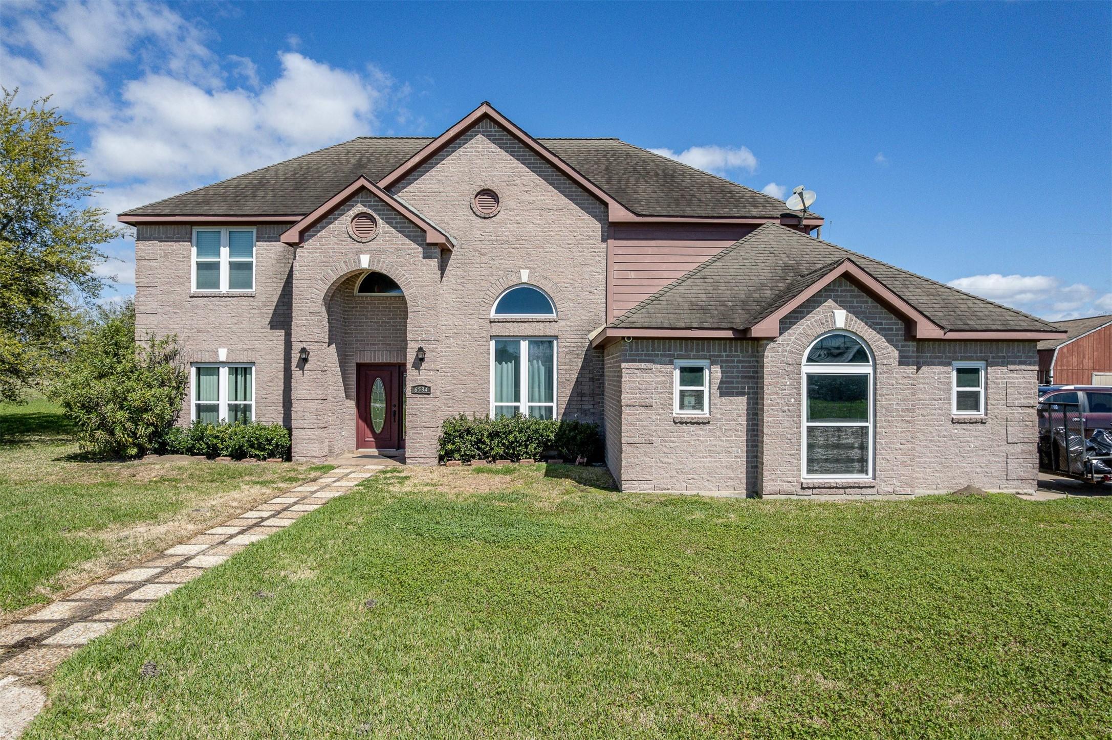 Image 1: Large home situated on 2.35 acres down a private r