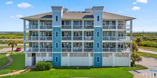 Image 4: Enjoy beautifully designed coastal architecture wi