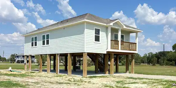 638 Swallow Drive