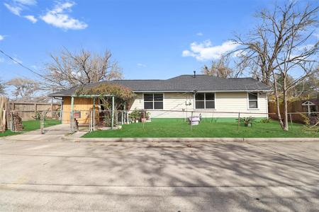 1606 W Humble Street