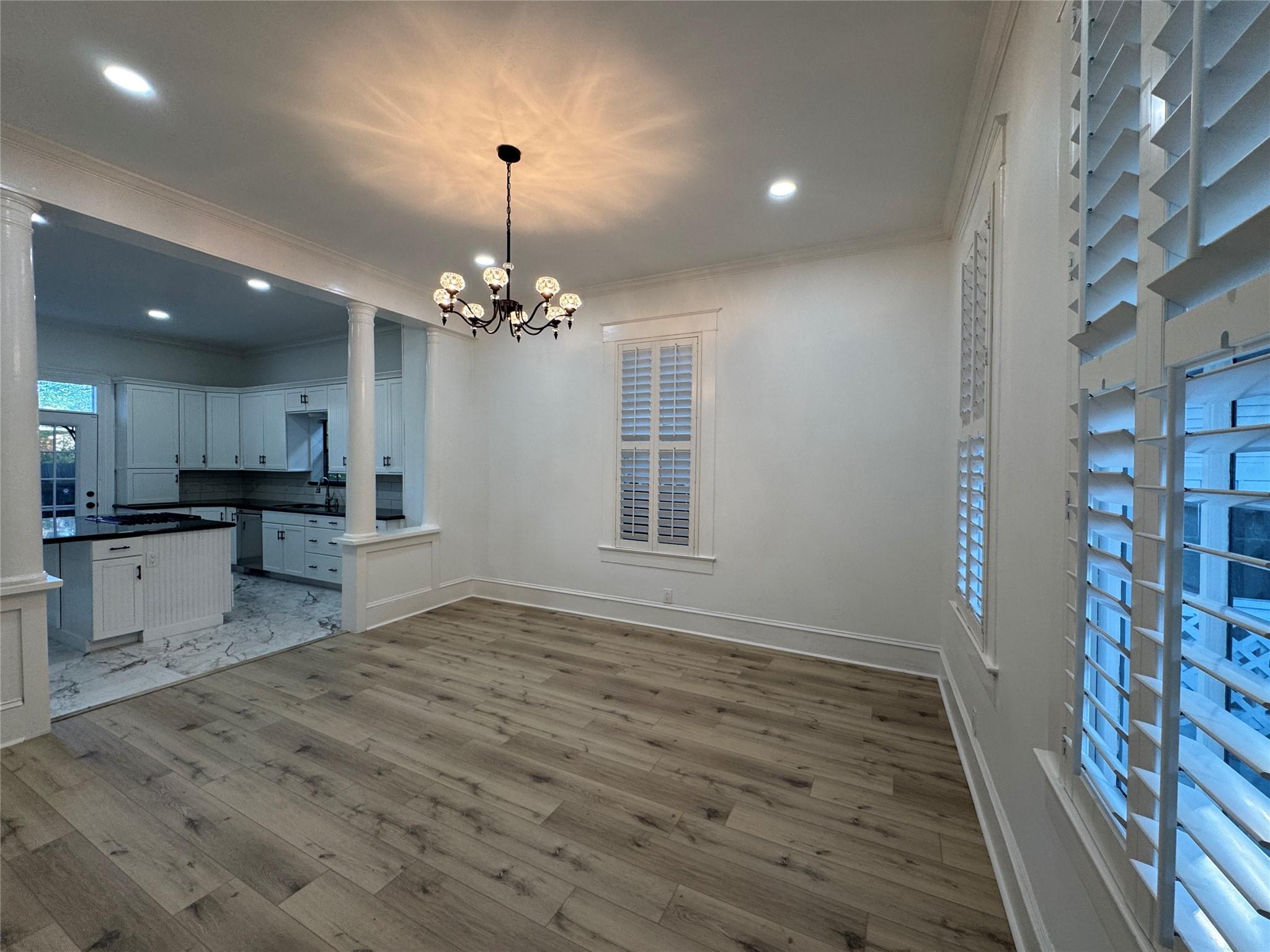 Image 4: Dining Room