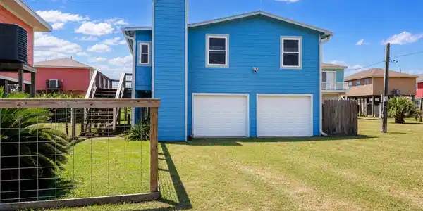 315 Coral Court