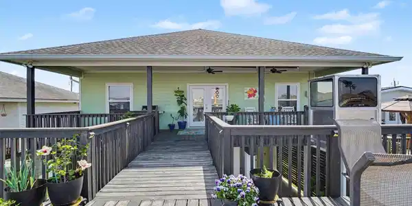 437 Pompano Street