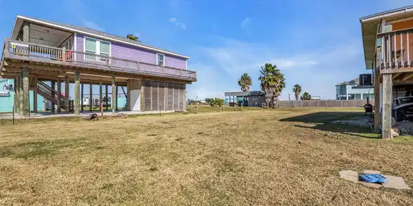 1048 N Crystal Beach Road