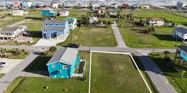 Lot 348 6th St