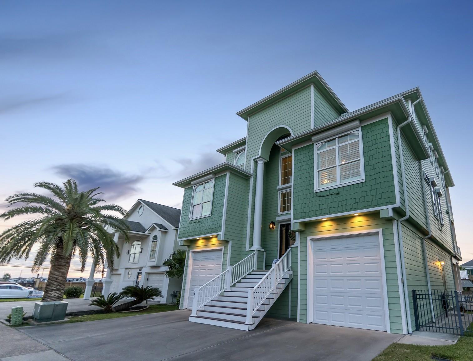 Image 3: Front Elevation