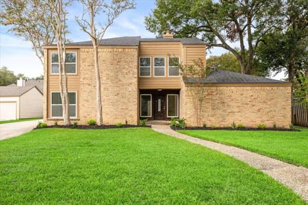 1606 E Hedgecroft Drive