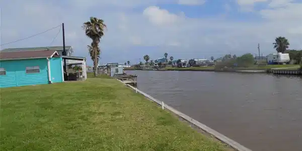 Image 4: View down the canal