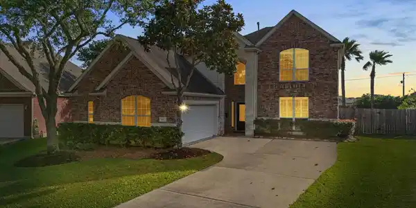617 Forest Village