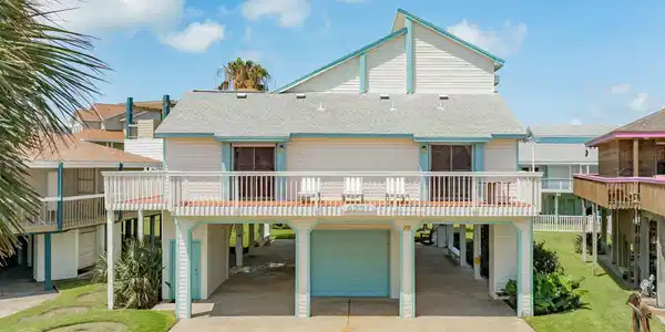 4231 Pelican Lane
