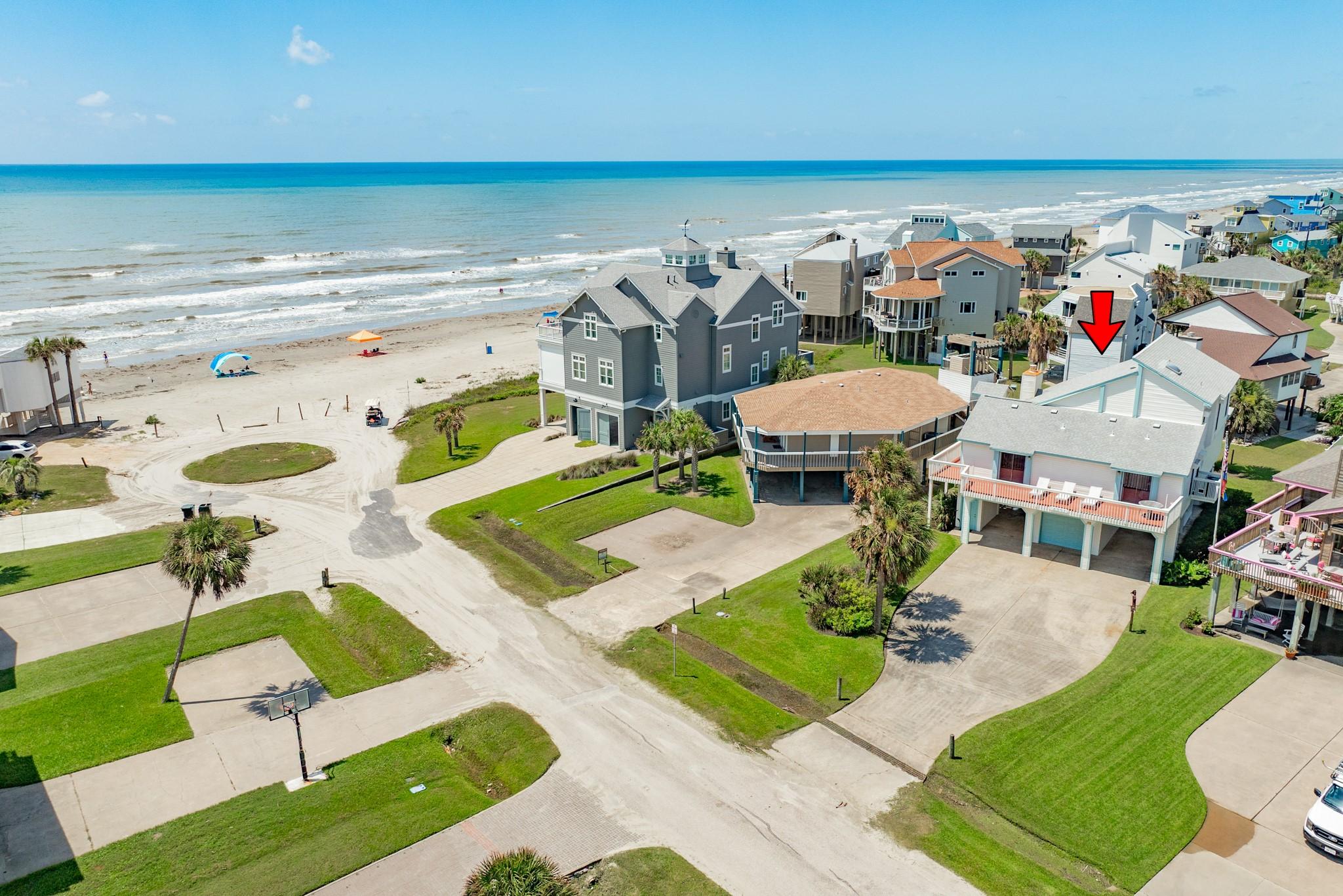 Image 3: Third row beachside home in Pirates beach