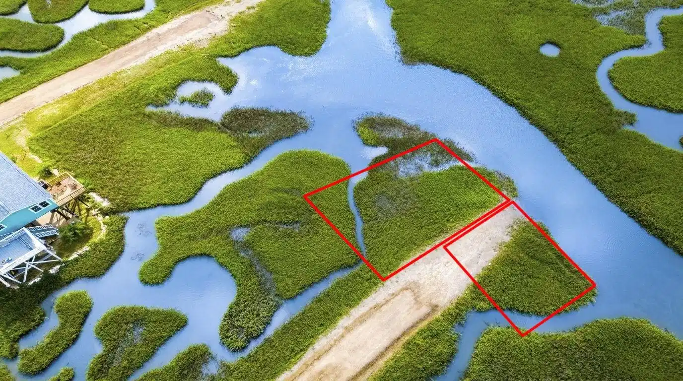 Image 1: Yucca Ave parcels outlined in red at the end of th