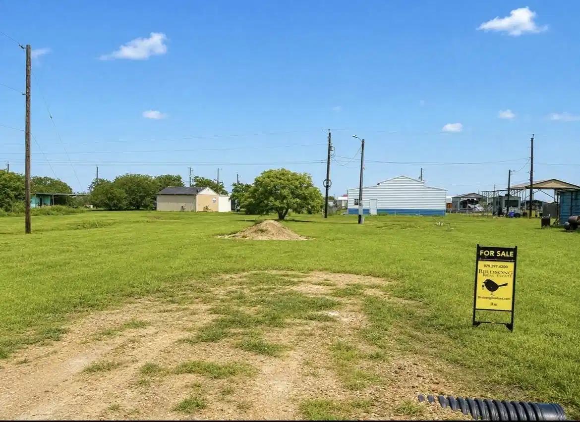 Image 1: Land
