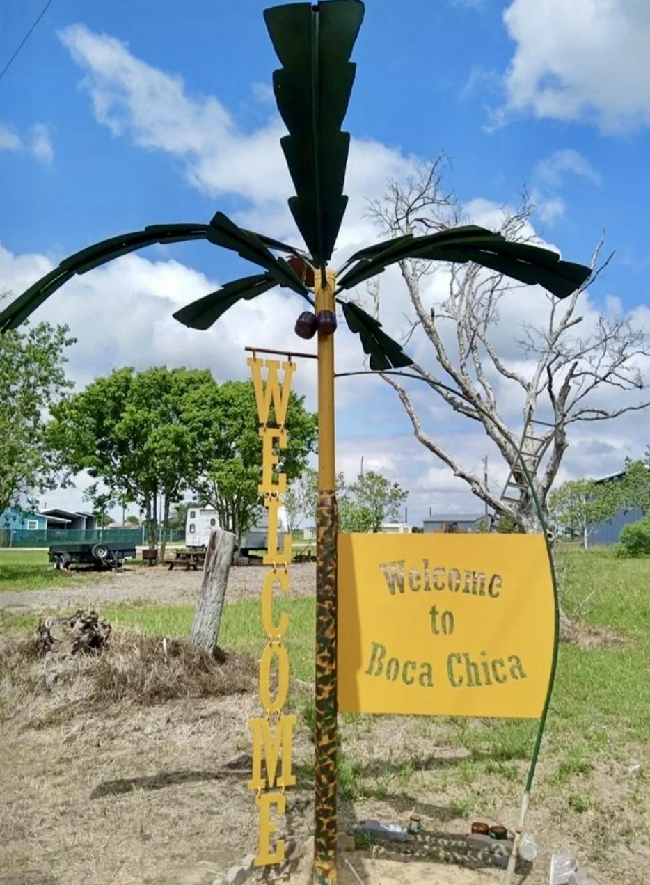 Image 3: Boca chica community