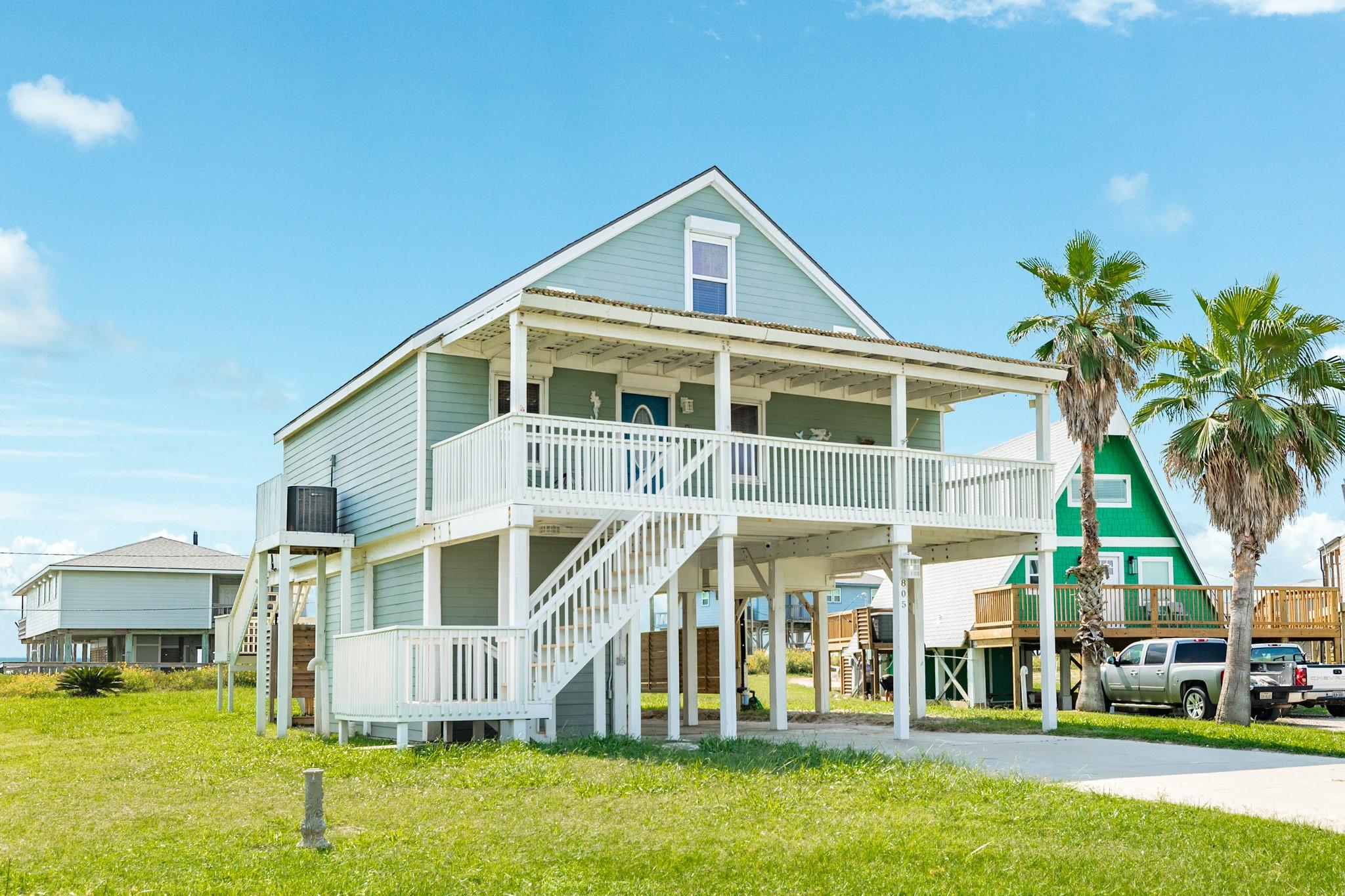 Image 2: Welcome to 805 Seashell Drive