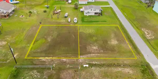 Image 2: Lot on the left-hand side is Lot 372. Lot 365 on t