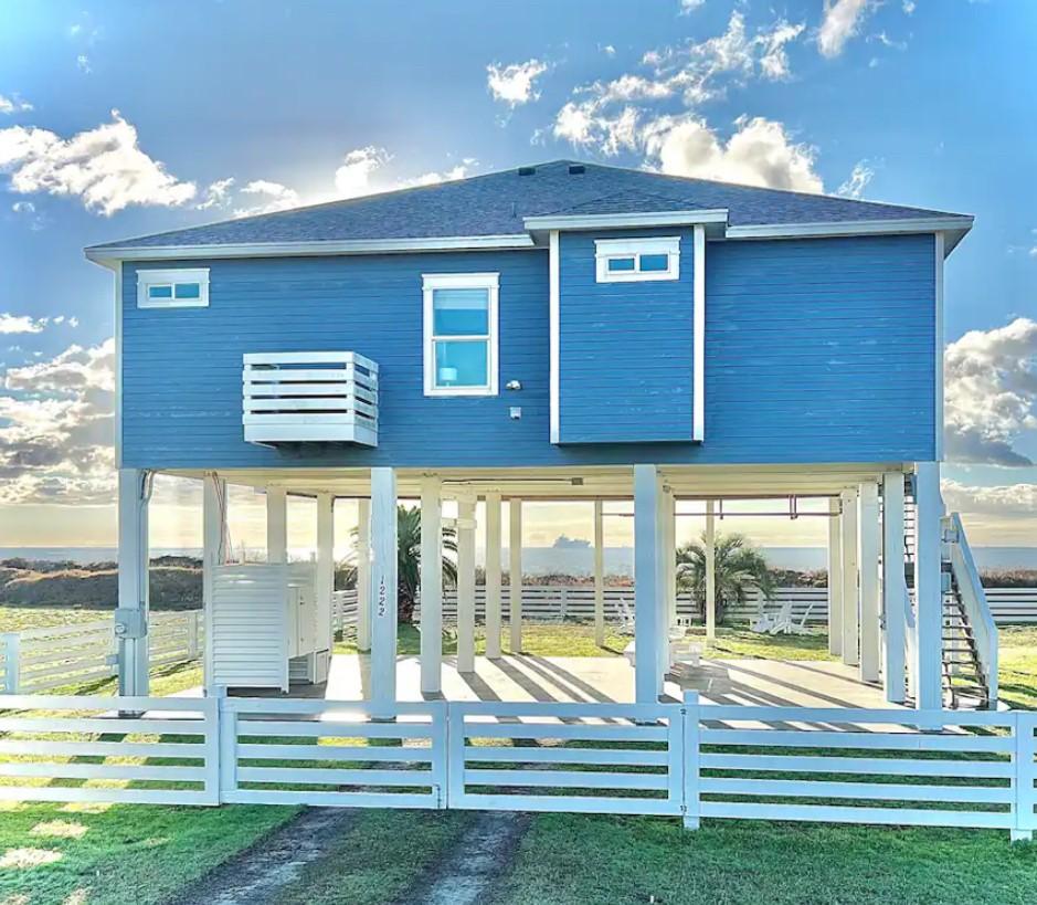 Image 2: Fully Fenced with oversized Quarter Acre Lot