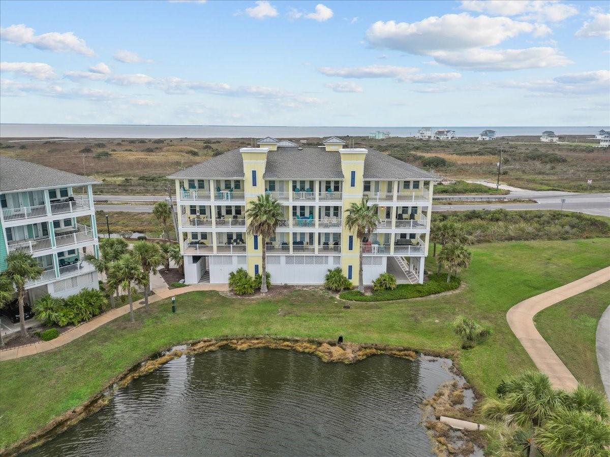 Image 1: Fabulous waterfront location
