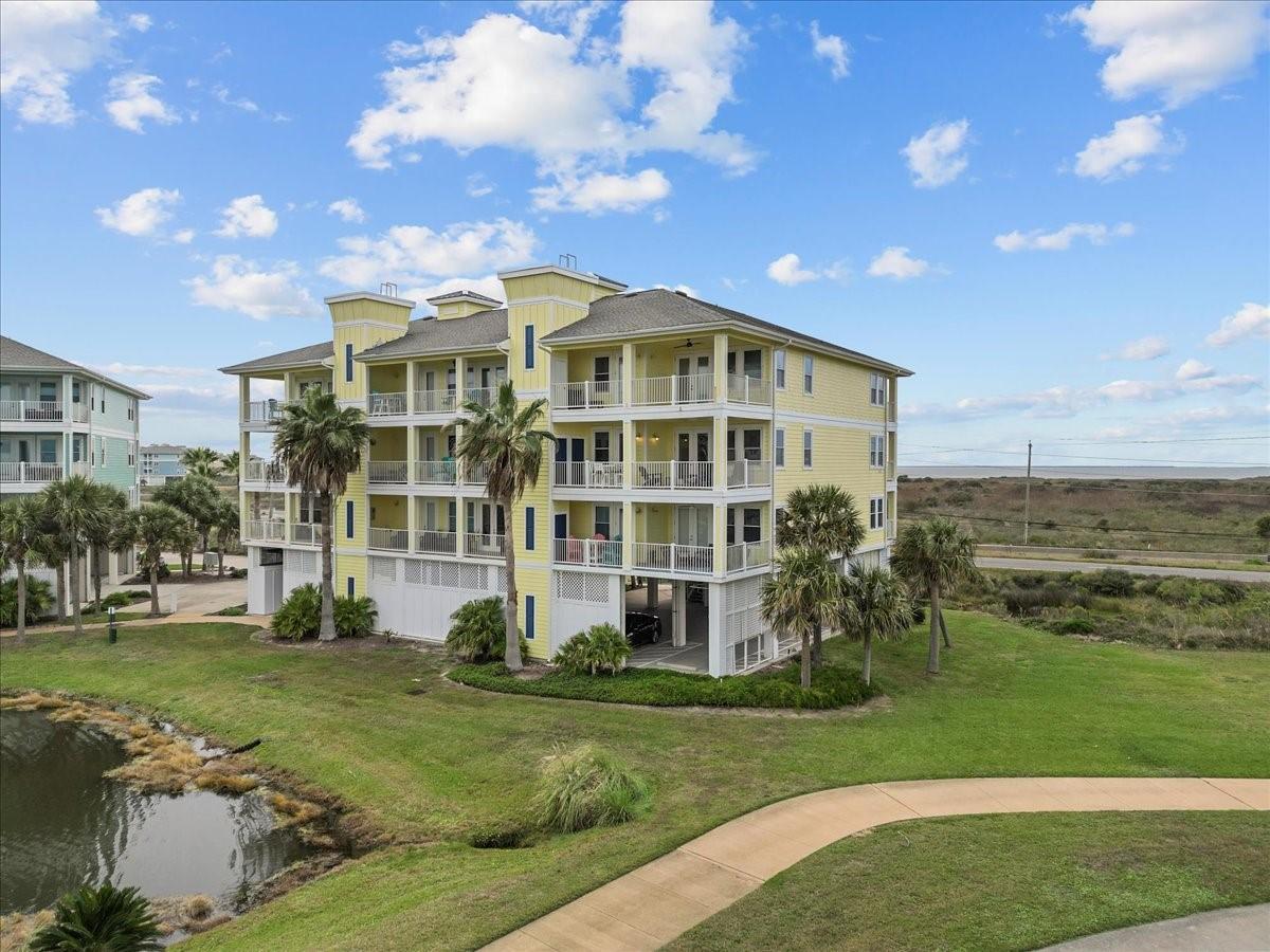Image 4: Balcony faces the ocean for direct ocean view