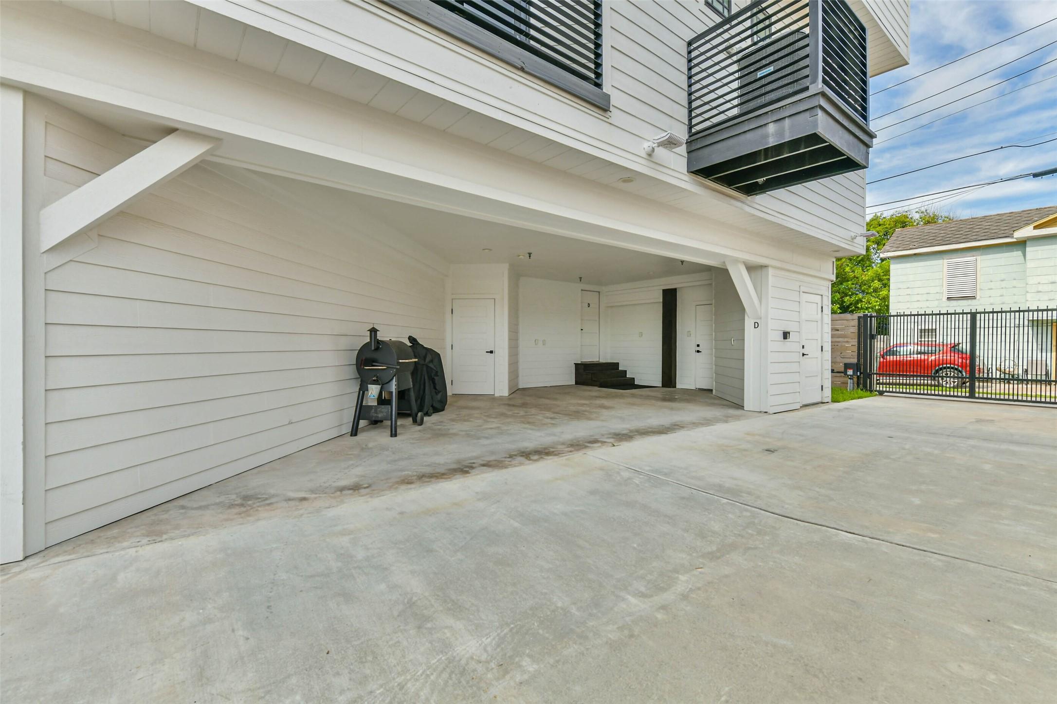 Image 3: Private parking
