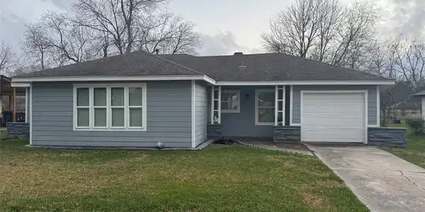 209 Lakewood Drive