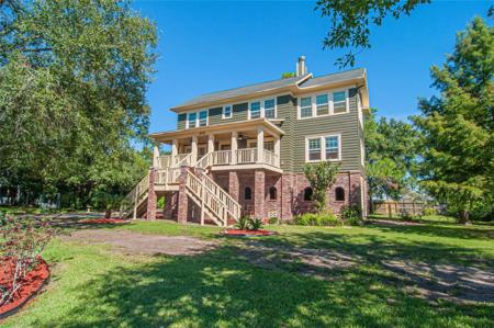 202 Meadowlawn Street