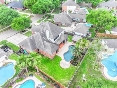 105 Laguna Pointe Drive
