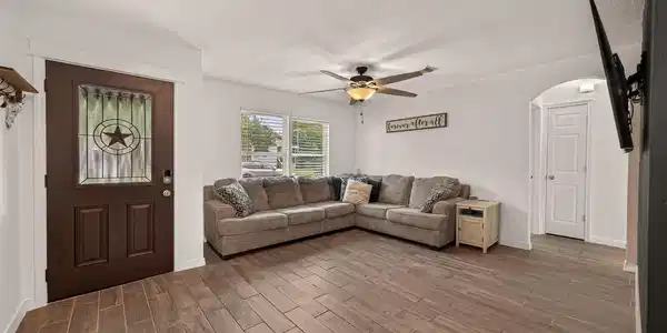 Image 3: family room