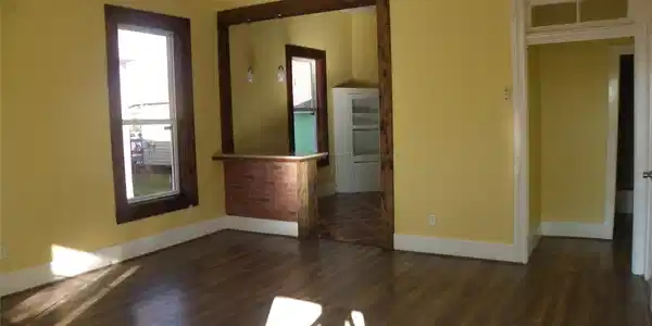 Image 3: Living Room