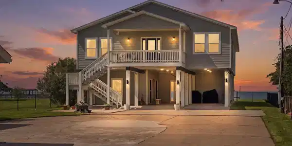 2534 Cliff Drive