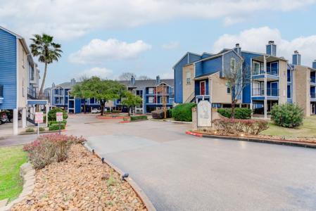 18511 Egret Bay Boulevard
