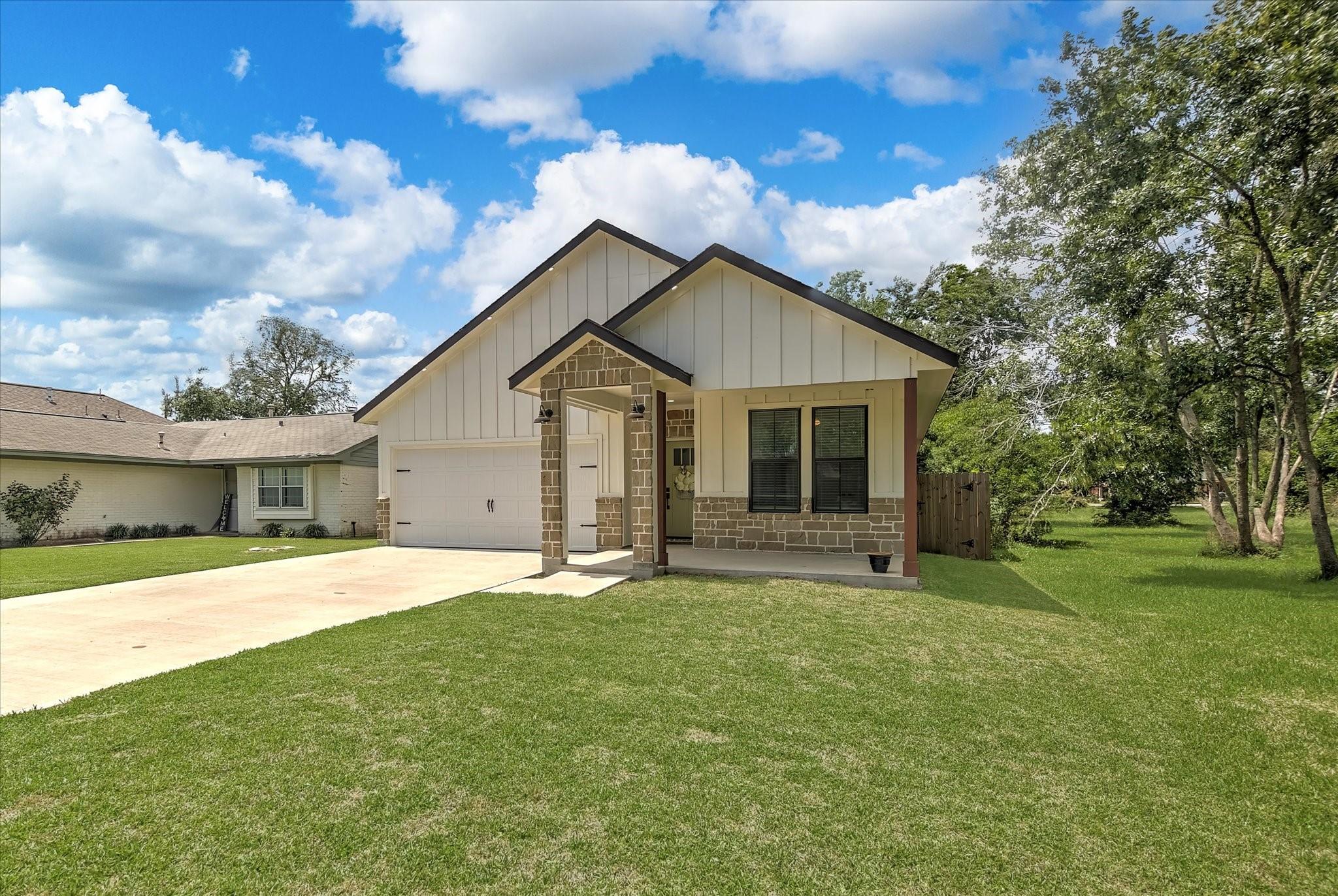 Image 1: Like New home with curb appeal