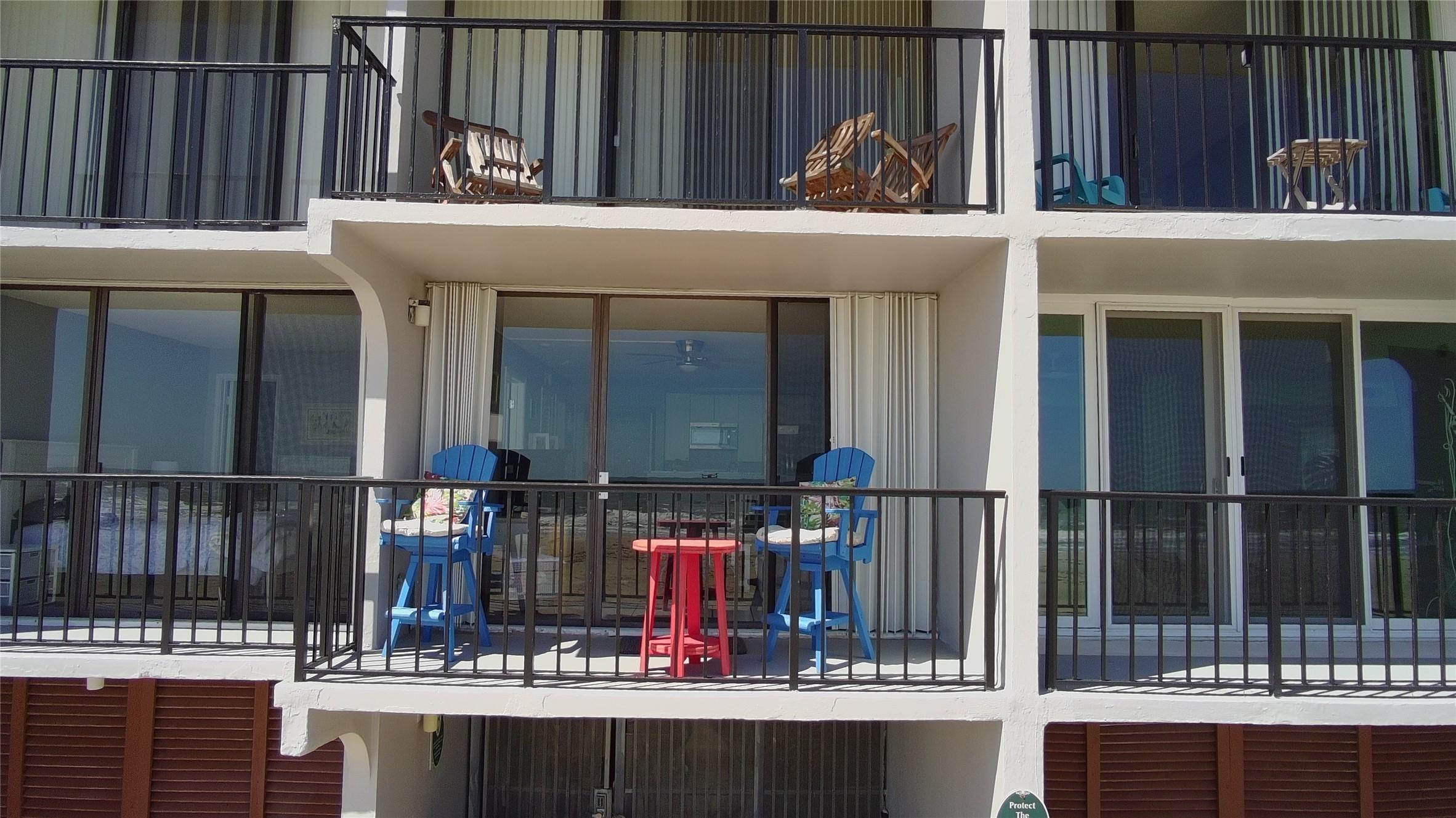 Image 3: Comfortable balcony with expansive views off the G