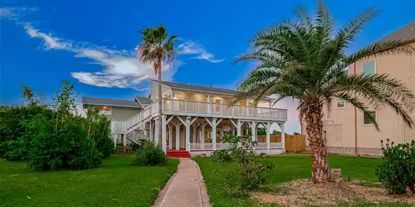 Image 2: Welcome to 510 Surf Oaks Dr!