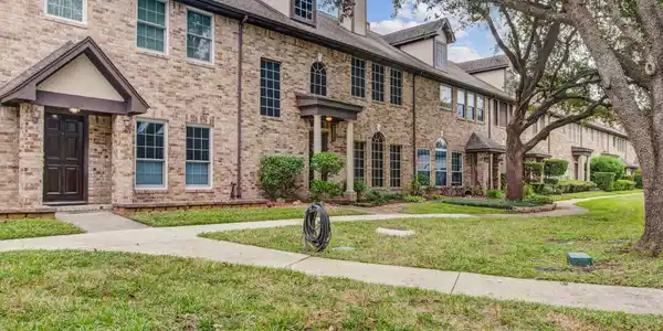 2243 Broadlawn Drive