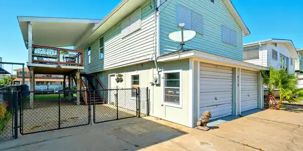 439 Pompano Street