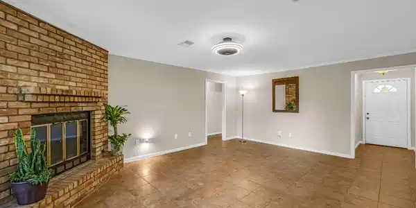 Image 3: Living/Family Room
