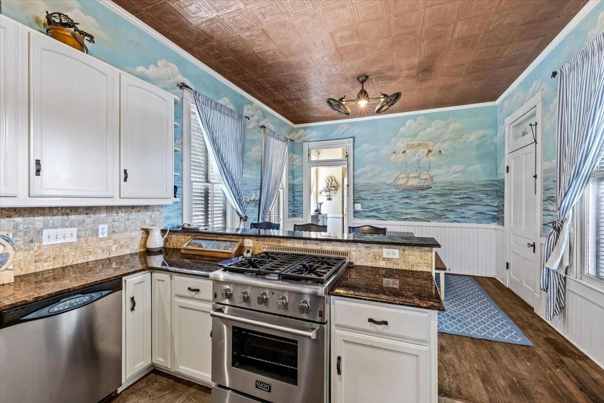 Image 2: If these walls could talk, imagine the seafaring s
