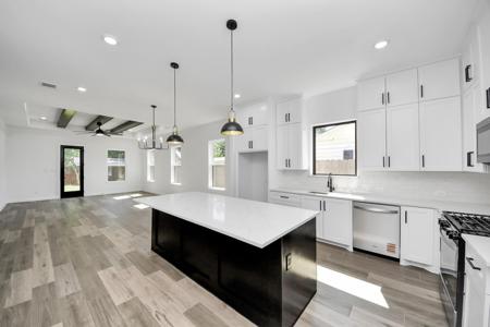 407 San Jacinto Street
