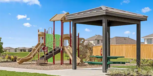 Image 4: Vida Costera playground