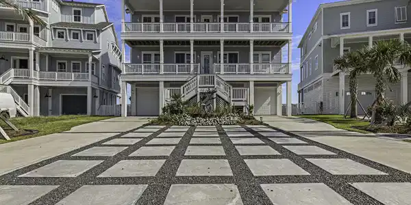 Image 2: Two car garage and enough driveway space for multi