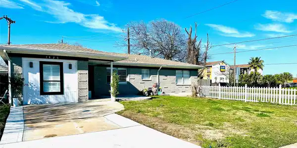 1426 Harbor View Dr Drive