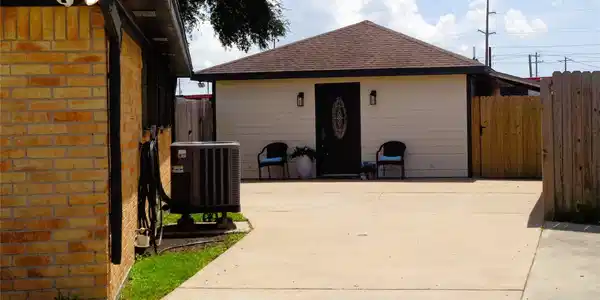 Image 4: Driveway leading to the 540 sqft cottage, SO CUTE!