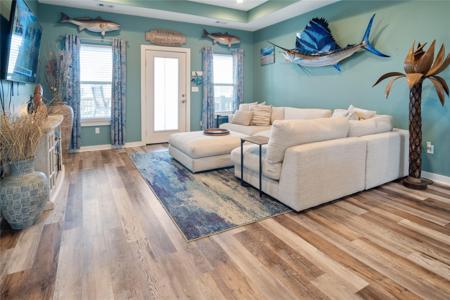 957 S Cove