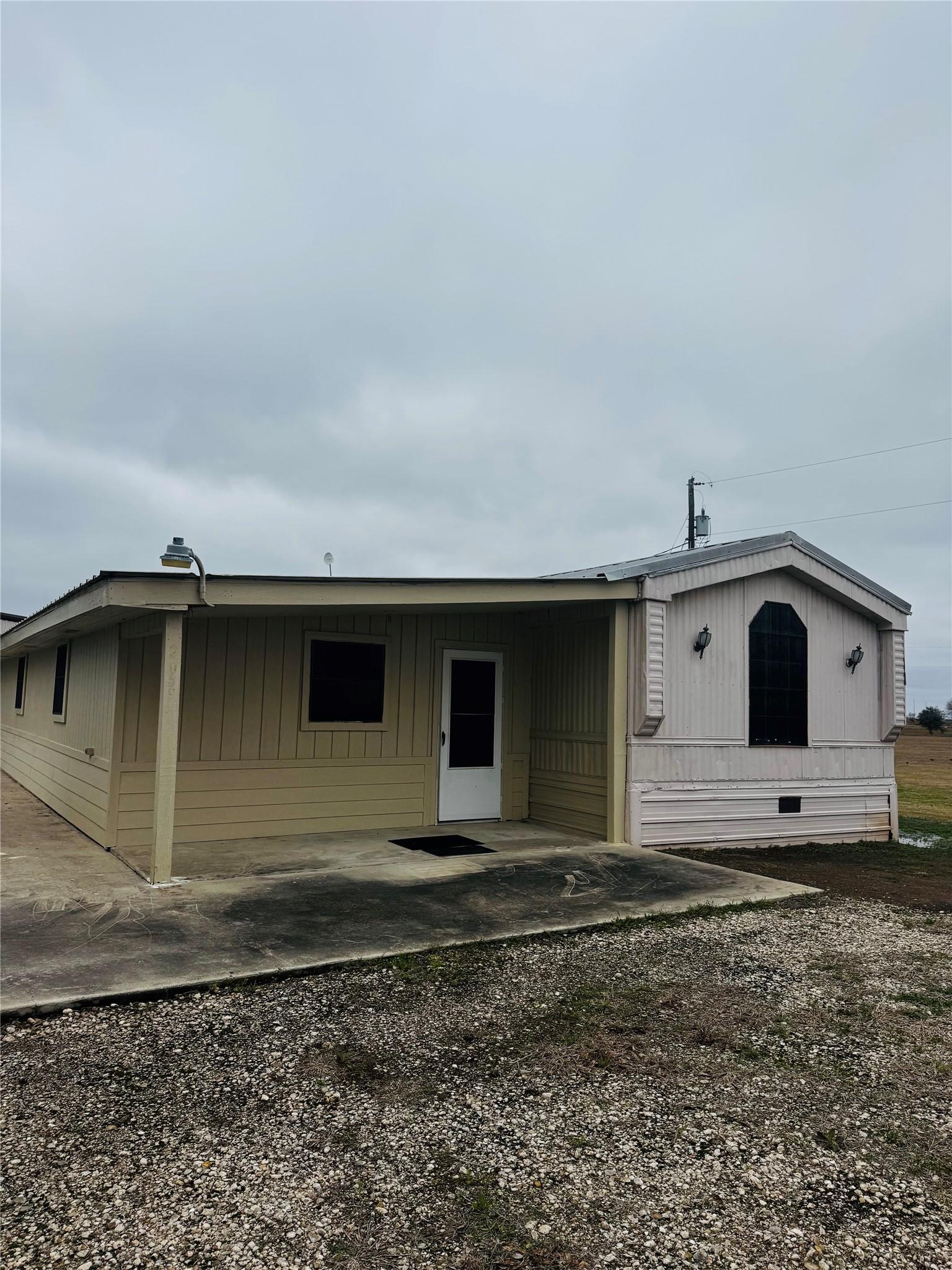 Image 4: ATTACHED MOBILE HOME ON THE RIGHT