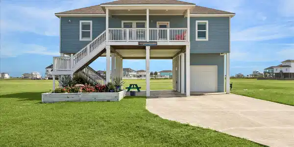 3811 Kiva Road