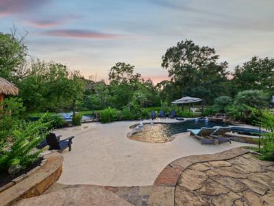 2037 Lakeside Drive