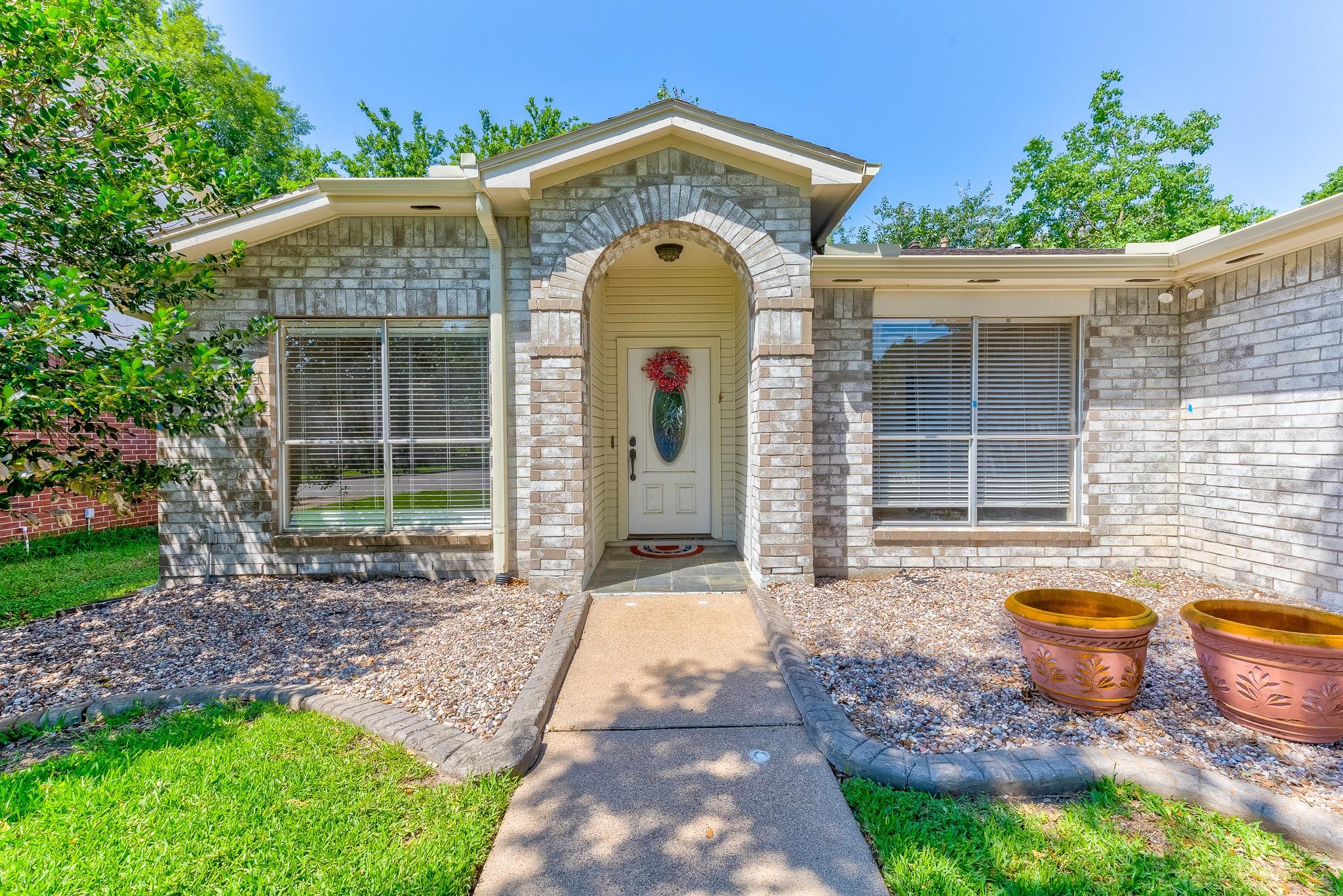 1722 Kemah Oaks Drive, Kemah, TX lhrmls02434710