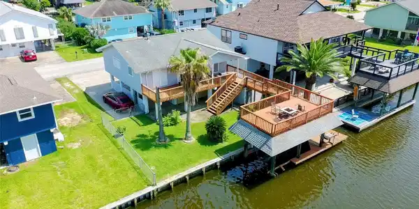 1006 Redfish Street